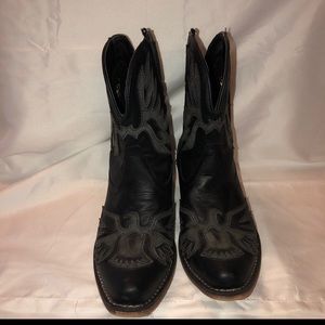 Roper WOMENS FASHION SHORTY BOOT BLACK FAUX LEATHER AND EAGLE OVERLAY Sz6.5